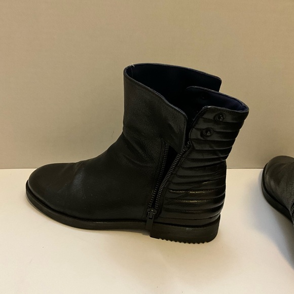 ELIE TAHARI Ankle Boots - Picture 8 of 11